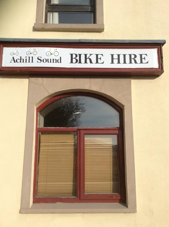 Achill Sound Hotel - Ostan Ghob A'Choire Екстериор снимка