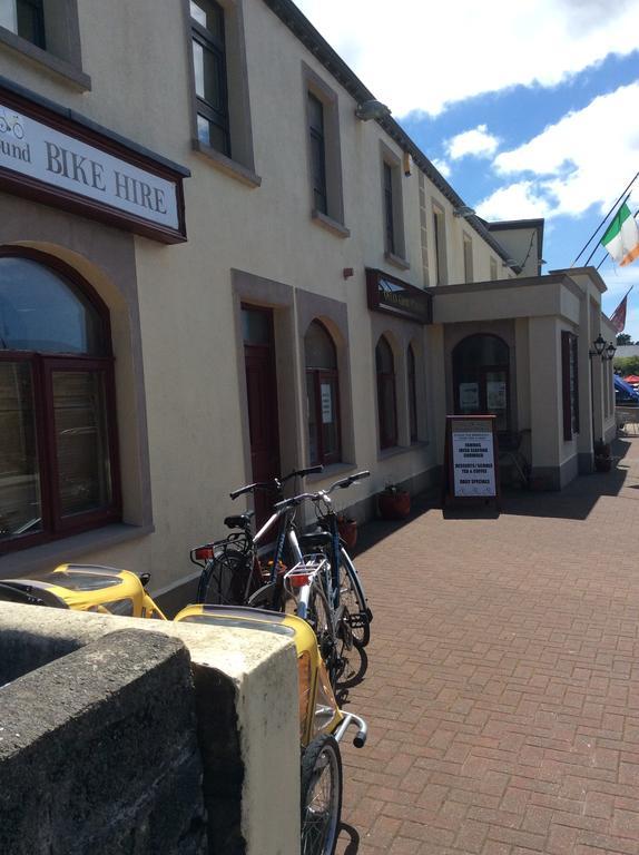 Achill Sound Hotel - Ostan Ghob A'Choire Екстериор снимка
