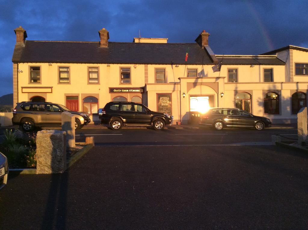 Achill Sound Hotel - Ostan Ghob A'Choire Екстериор снимка