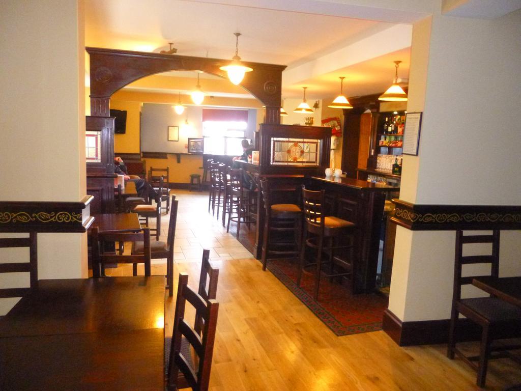 Achill Sound Hotel - Ostan Ghob A'Choire Екстериор снимка