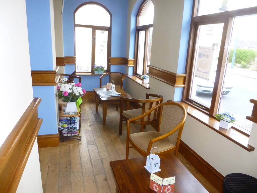 Achill Sound Hotel - Ostan Ghob A'Choire Екстериор снимка