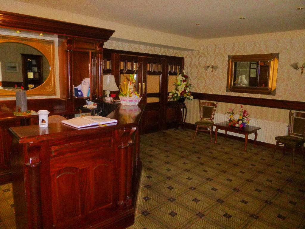 Achill Sound Hotel - Ostan Ghob A'Choire Екстериор снимка