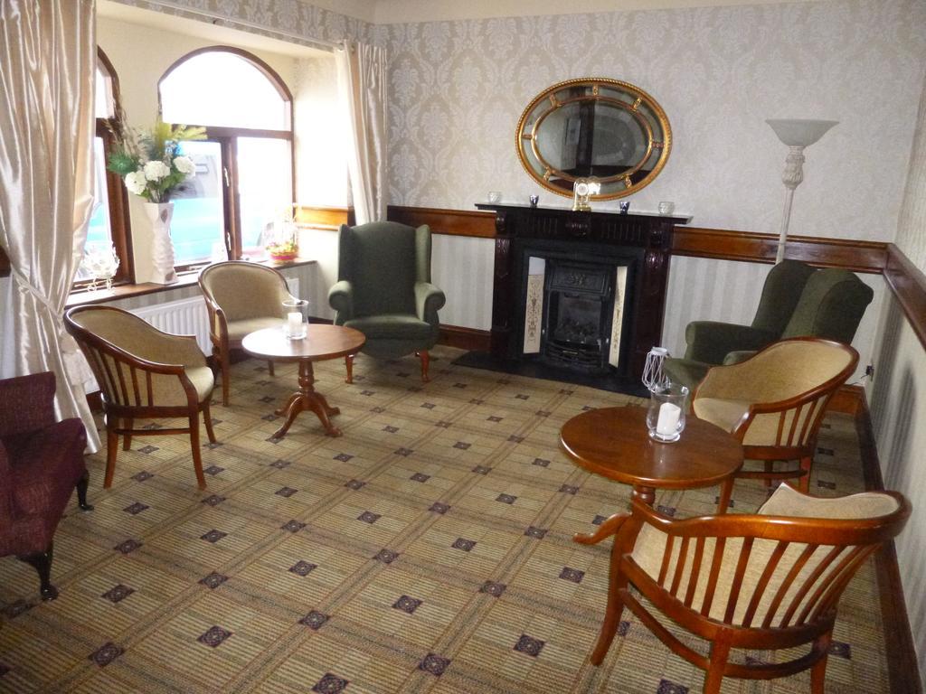 Achill Sound Hotel - Ostan Ghob A'Choire Екстериор снимка